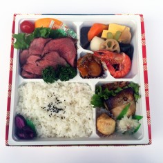 ローストビーフと<br>魚の西京焼弁当